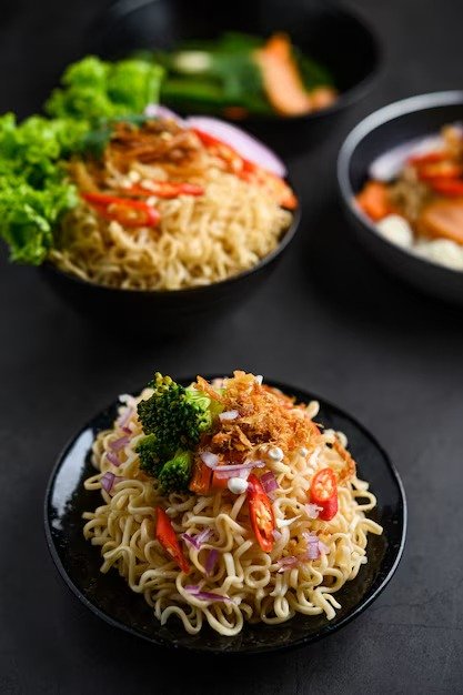 imgi_175_style-still-life-with-noodles-bowl_1150-19791