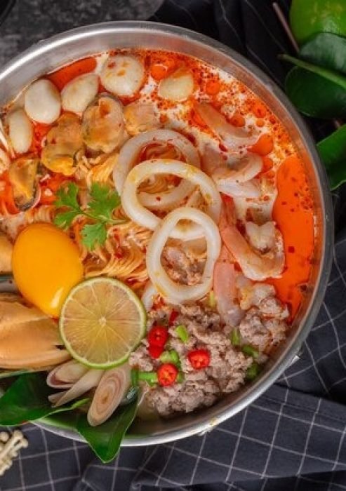 imgi_211_tom-yum-kung-thai-food-style-seafood-hot-pot-traditional-thai-style-food_38145-982